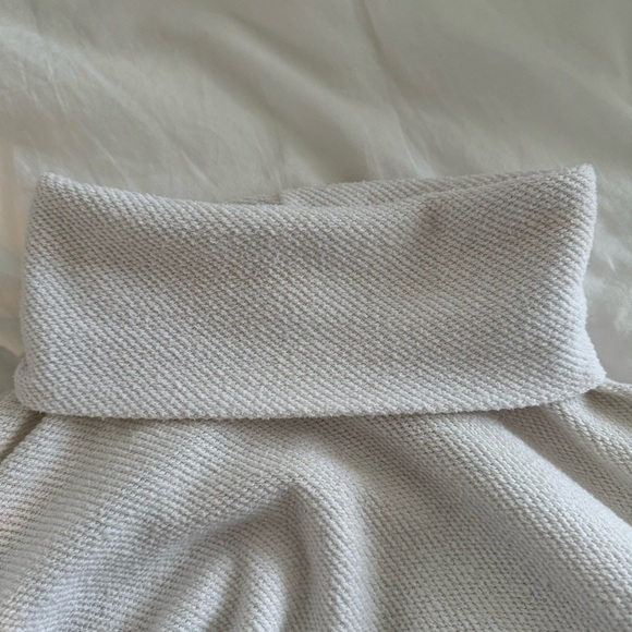 Aerie white turtleneck sweater - Picture 8 of 9